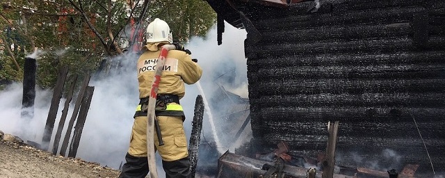 В Иркутске сгорел памятник архитектуры «Дом Козьмина»